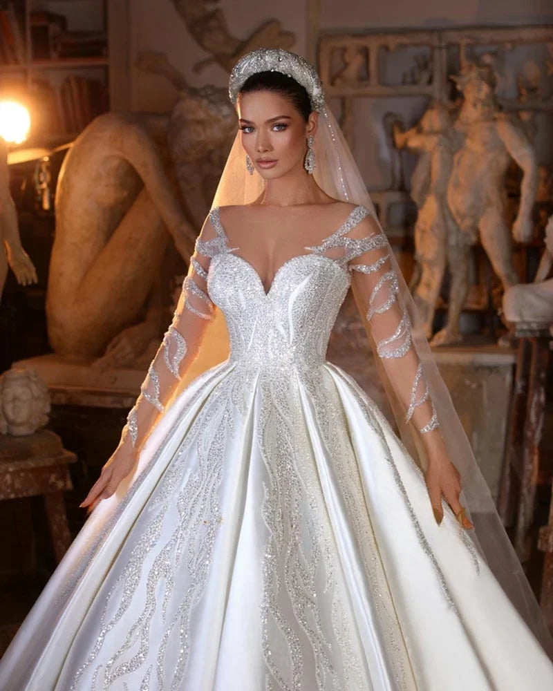 Robes de mariée de luxe à manches longues en cœur, robes élégantes en perles et paillettes en cristal, robes de mariée blanches à traîne courte 2024