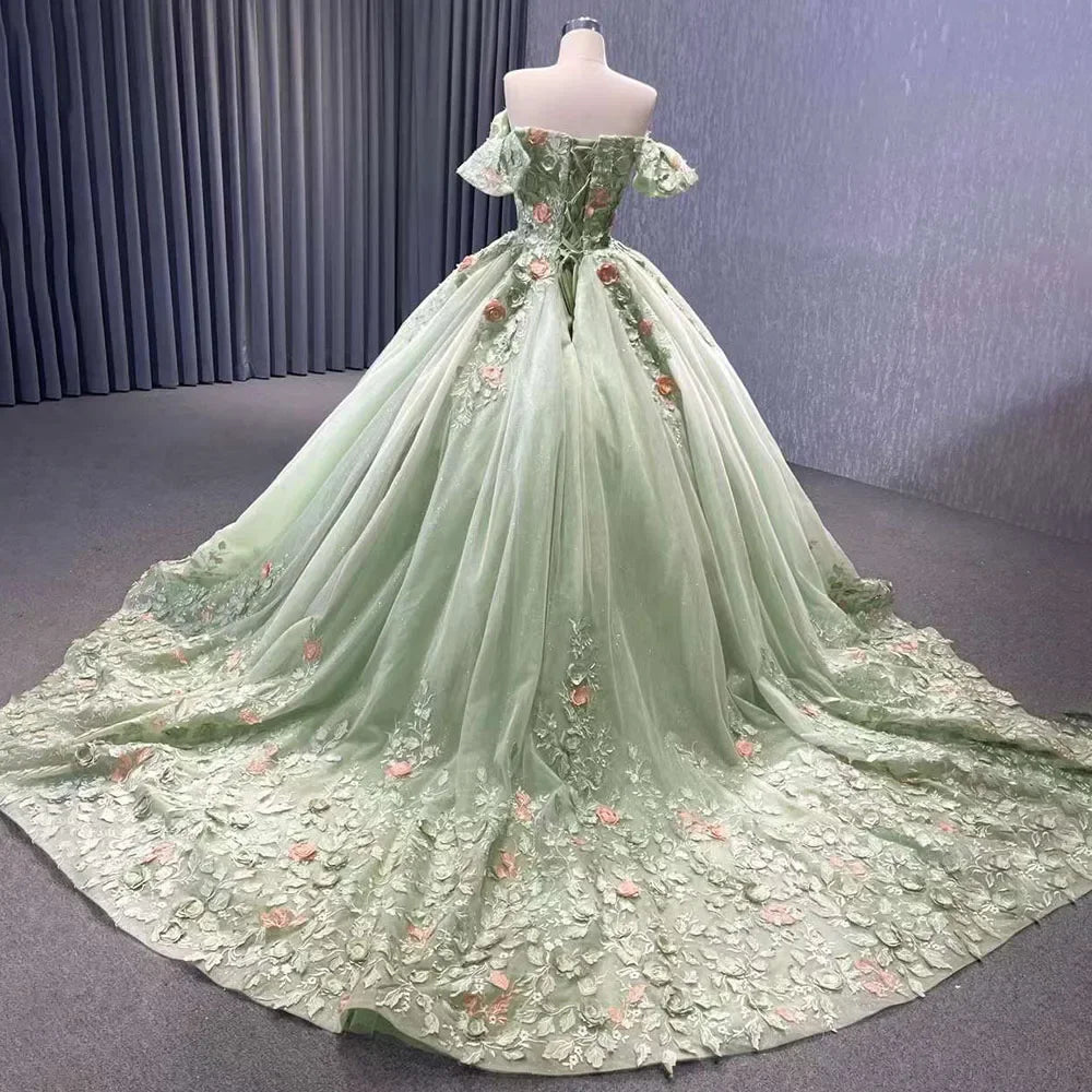 Robe de mariée élégante à épaules dénudées et à traîne pour femme, avec des appliques vert sauge