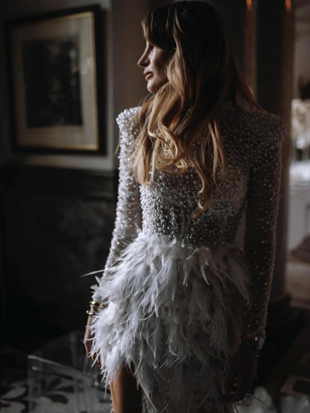 Modest High Collar Long Sleeve Wedding Dress Sparkly Pearls Sequins Dress For Bride Luxury Feathers Bridal Gown Robe De Mariée