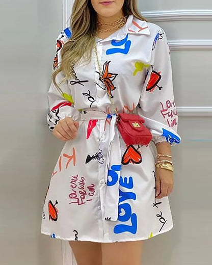 Vestido mini informal de mujer con estampado de letras y mangas largas con botonadura sencilla