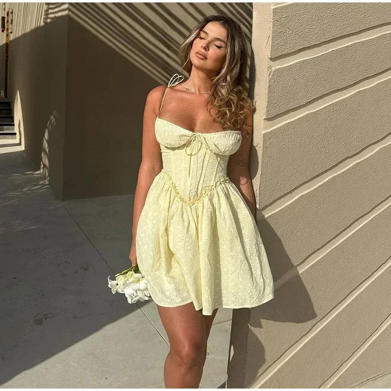 Robe corset à bretelles spaghetti d'été Oligai Robe de soirée courte évasée sexy en ligne A Robe jacquard élégante jaune en gros