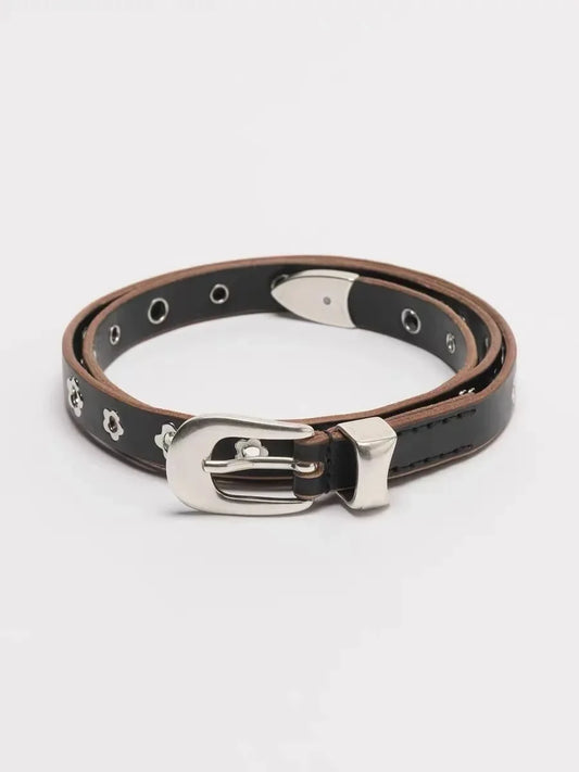 Ceinture en cuir ornée de rivets pour femmes Ceinture à clous à fleurs noires Boucle de taille à trou floral en peau de vache