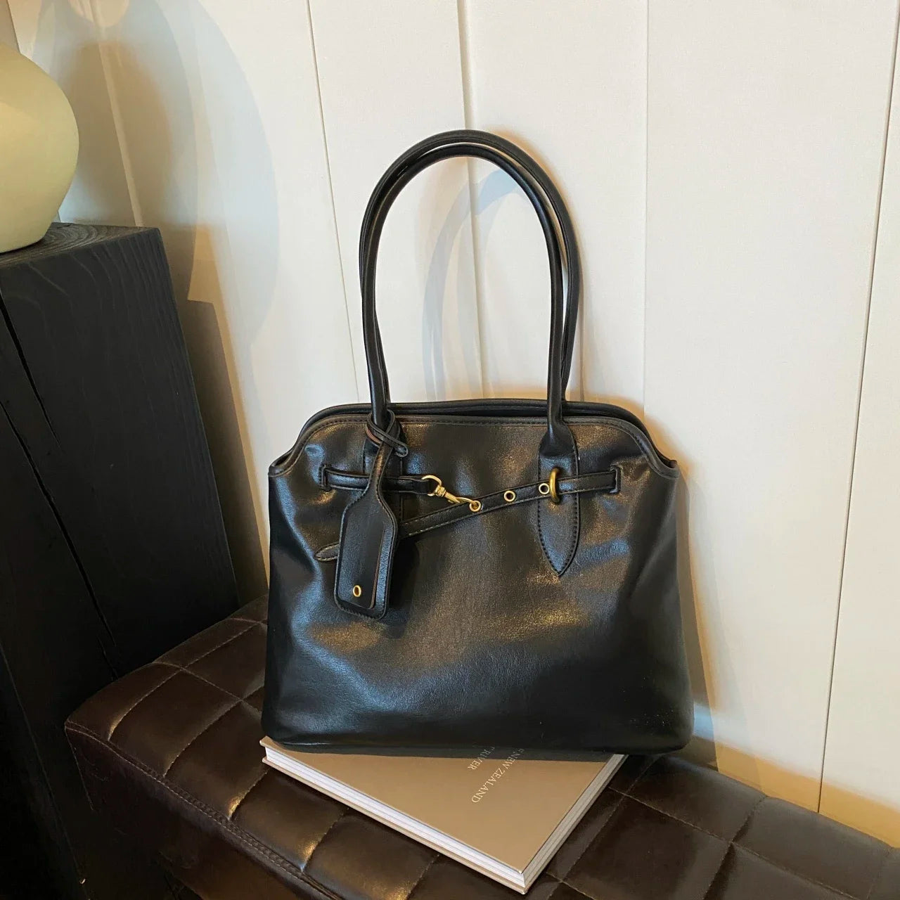 Sac à main rétro marron de grande capacité pour femme, nouveau sac à bandoulière simple pour les déplacements, sac fourre-tout à la mode pour les femmes