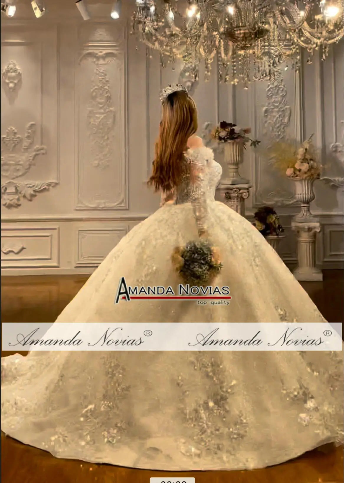 NS4688 Vestido de novia de manga larga con hombros descubiertos Amanda Novias