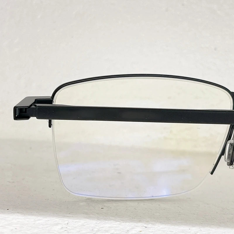 P8757 Monture de lunettes de vue en titane pur fabriquée à la main au Japon Lunettes de vue carrées pour affaires Lunettes de créateur optiques extra-légères