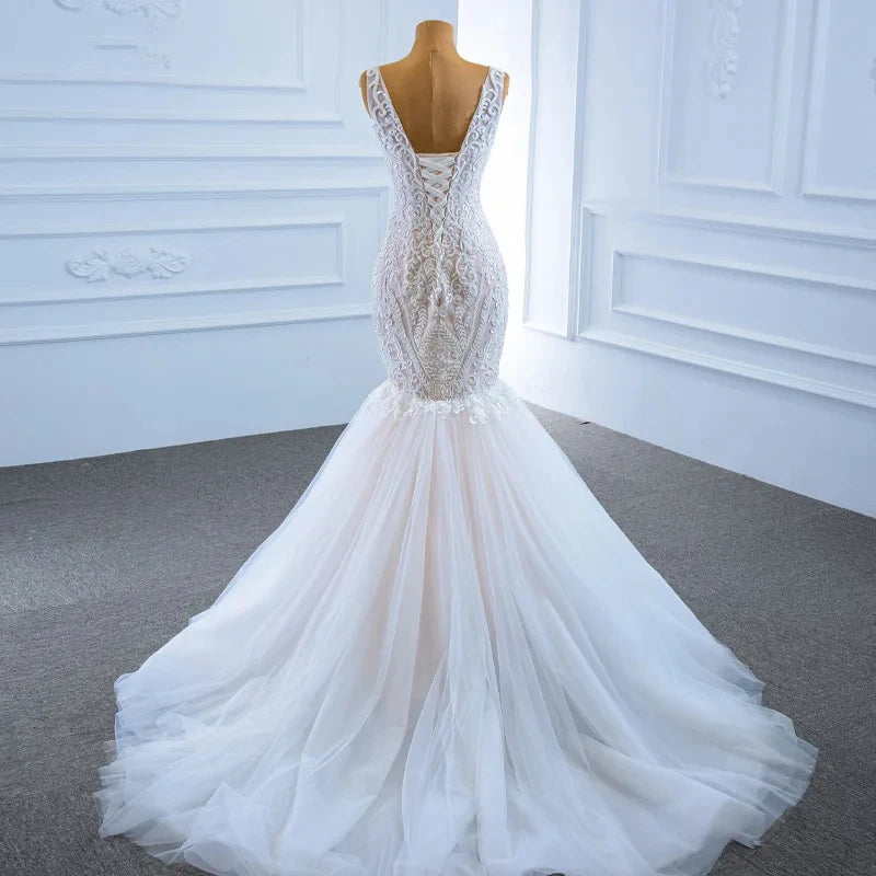 J67191 Robe de soirée sirène sans manches avec débardeur blanc mignon et charmant 2024 Robe de mariée à lacets en tulle et col en V dans le dos