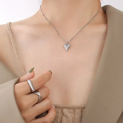 Collier avec pendentif en forme de cœur pour femme, en acier inoxydable, élégant, ras du cou, bijoux 18 carats, étanche, cadeau de fête