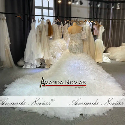 Vestido de novia de lujo hecho a mano con corte sirena africano de Amanda Novias NS4734