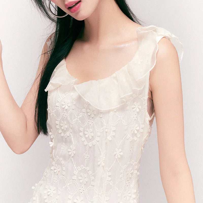 ARTKA 2023 Été Nouvelle Femme Robe Élégante Dentelle Broderie Sans Manches Robes Blanches Volants Col En V A-Line Longue Robe LA92436X