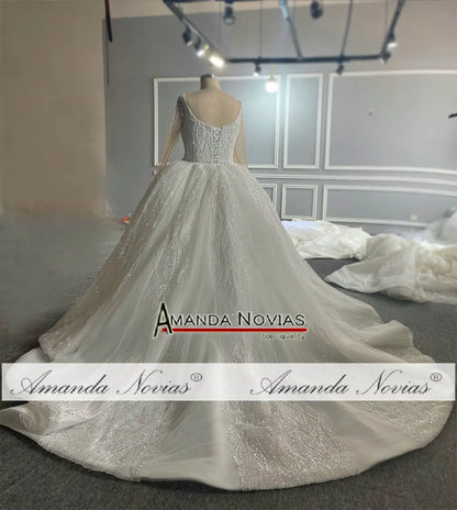 Vestido de novia de encaje con falda desmontable de Amanda Novias NS4761