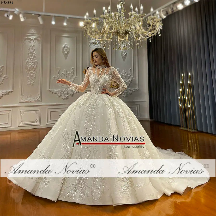 NS4684 Vestido de novia de escote alto con escote redondo Amanda Novias