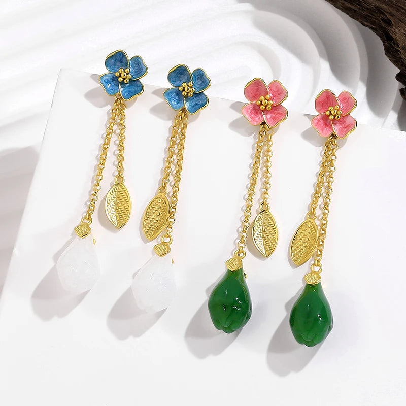 Pendientes de oro de 14 quilates con flores doradas, raíz de loto, esmeralda y jade, pendientes de oro de 14 quilates para mujer, joyas de lujo de diseñador, regalos para novias