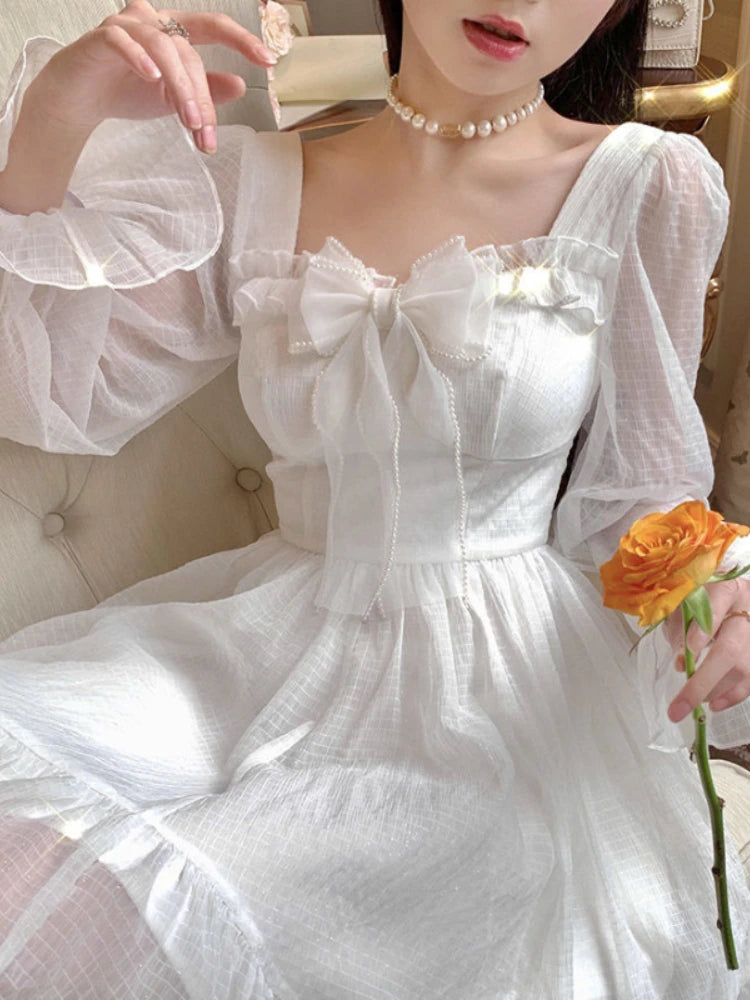 HOUZHOU Robe Kawaii Blanche Femmes Mousseline De Soie Style Lolita À Manches Longues Mini Robes Nœud Fée Robe Volants Patchwork Col Carré