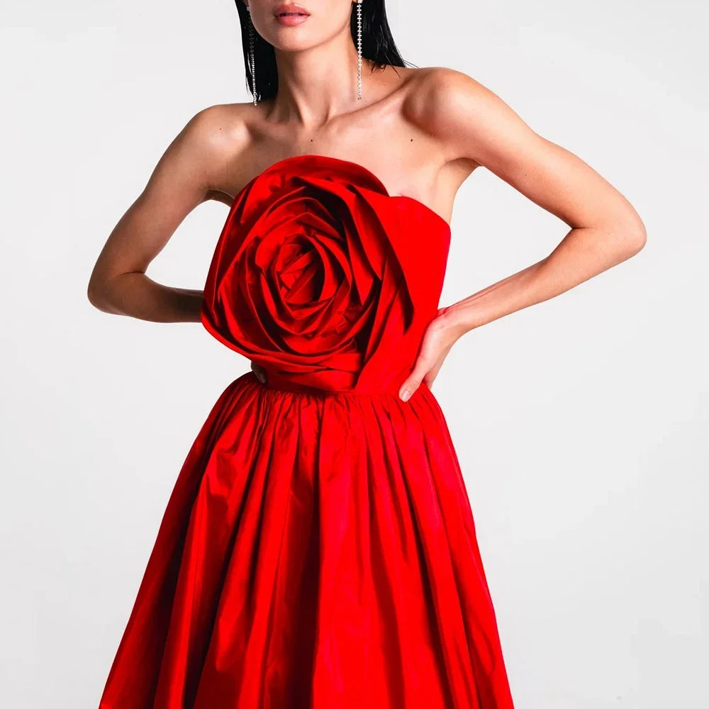 2024 Nuevo vestido de dama de honor de boda largo con rosas 3D sin tirantes rojo de lujo para mujer elegante vestido de fiesta de noche de celebridad