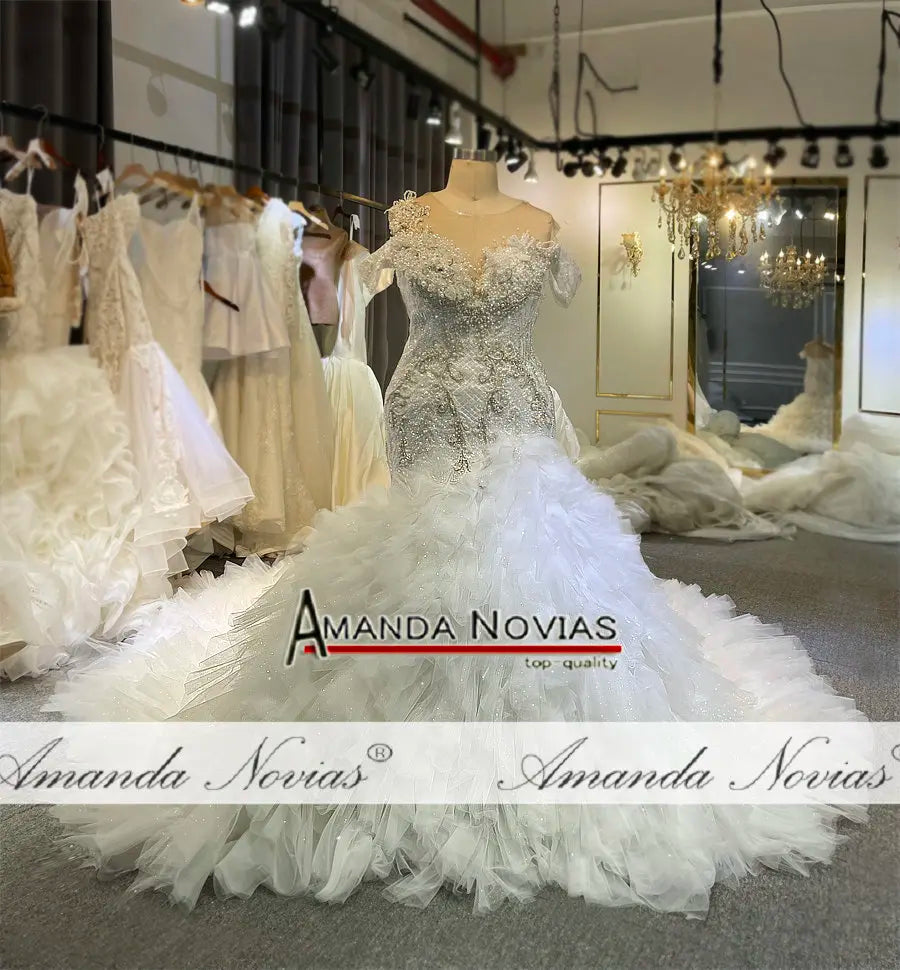 Vestido de novia de lujo hecho a mano con corte sirena africano de Amanda Novias NS4734