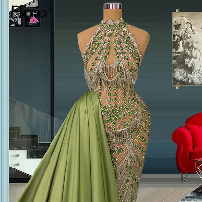 Vestido de noche formal con cristales verdes completamente hecho a mano Eleangt 2024 Vestidos para ocasiones especiales Vestidos de fiesta de graduación con cuello alto y cuentas en Dubái