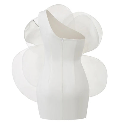 Robe d'été à fleurs décoratives à épaules obliques blanches de nouveau style, robe de soirée de mariage pour femmes, robe une étape