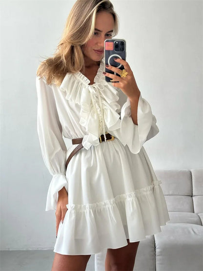 Vestido corto blanco con escote en V y volantes de Tossy, vestido elegante de retazos para mujer de manga larga, vestido de moda con cintura alta y cordones para mujer