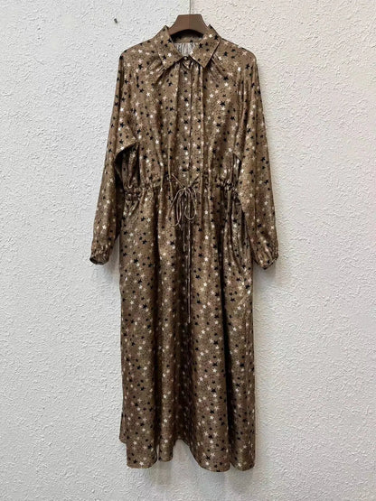 Robe chemise à manches longues pour femme, imprimé étoiles vintage, début d'automne 2024, col rabattu, boutons recouverts, cordon de serrage à la taille