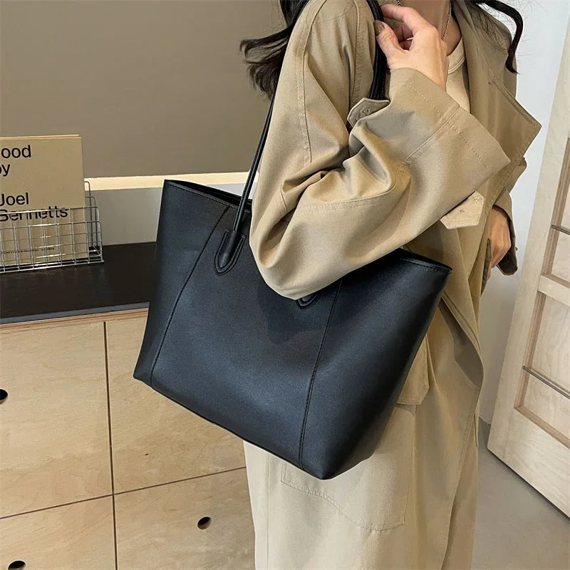 Sac à main léger de luxe pour femme avec fil à coudre et fermeture éclair en polyuréthane, nouveau sac à bandoulière tendance pour les déplacements quotidiens pour femmes, 2024