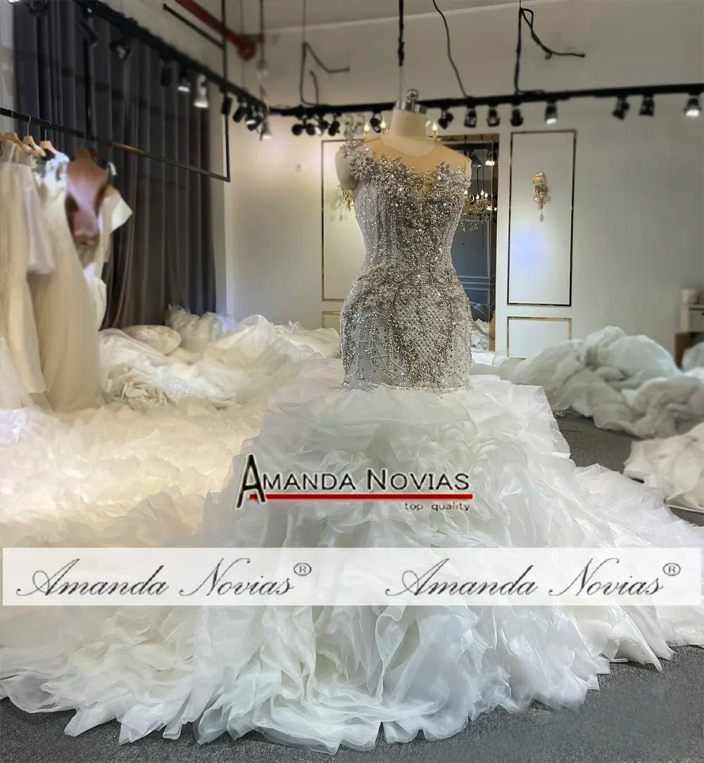 Vestido de novia de sirena con falda con volantes 2 en 1 de Amanda Novias hecho a mano NS4774