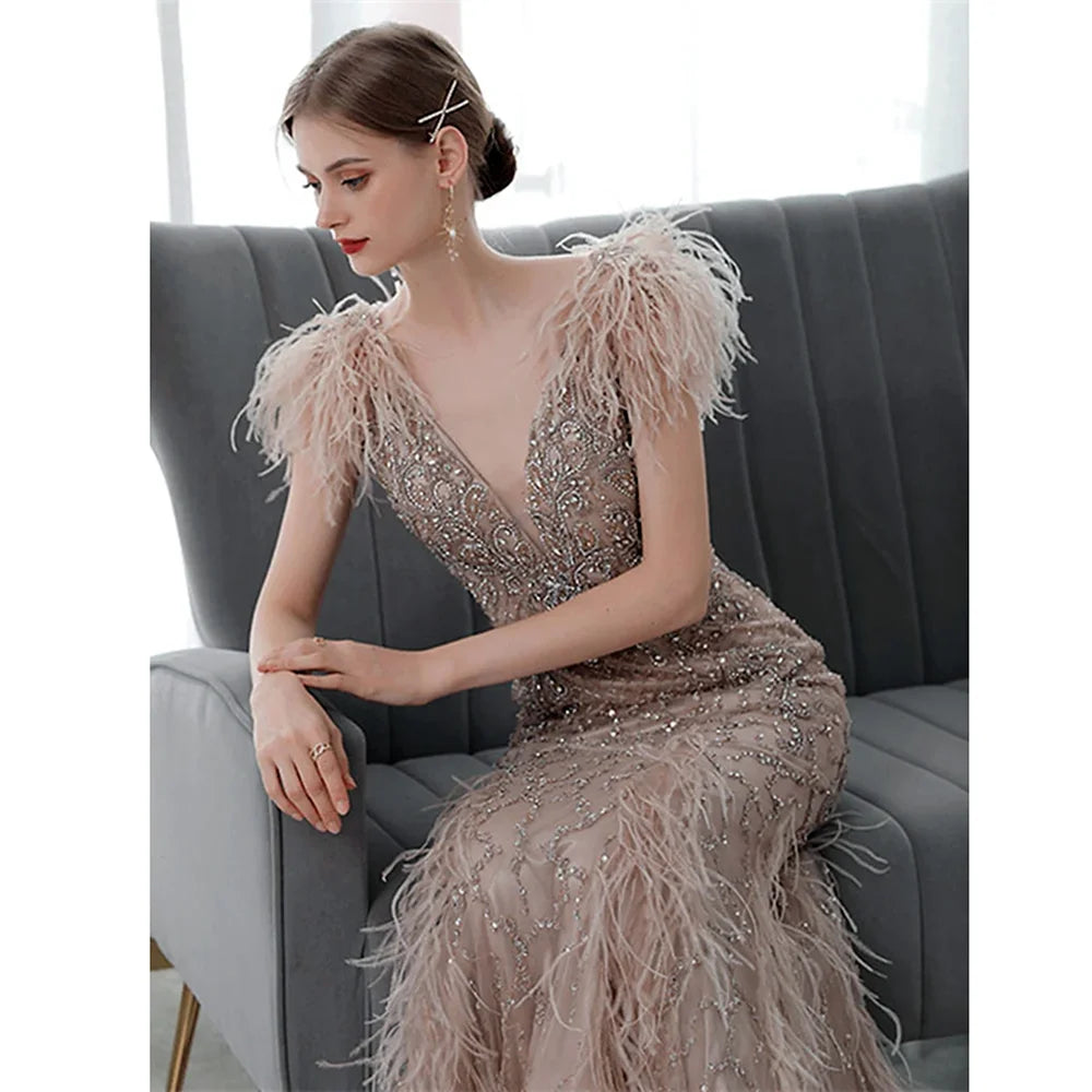 Exquisite Feathers Mermaid Prom Dresses Chic Lace Appliques Beads Evening Gowns Custom Made V-Neck Sweep Train Party Dresses