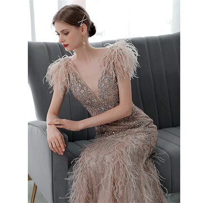 Robe de soirée sirène à plumes exquises, appliques en dentelle chic, perles, robes de soirée sur mesure, col en V, traîne à balayage