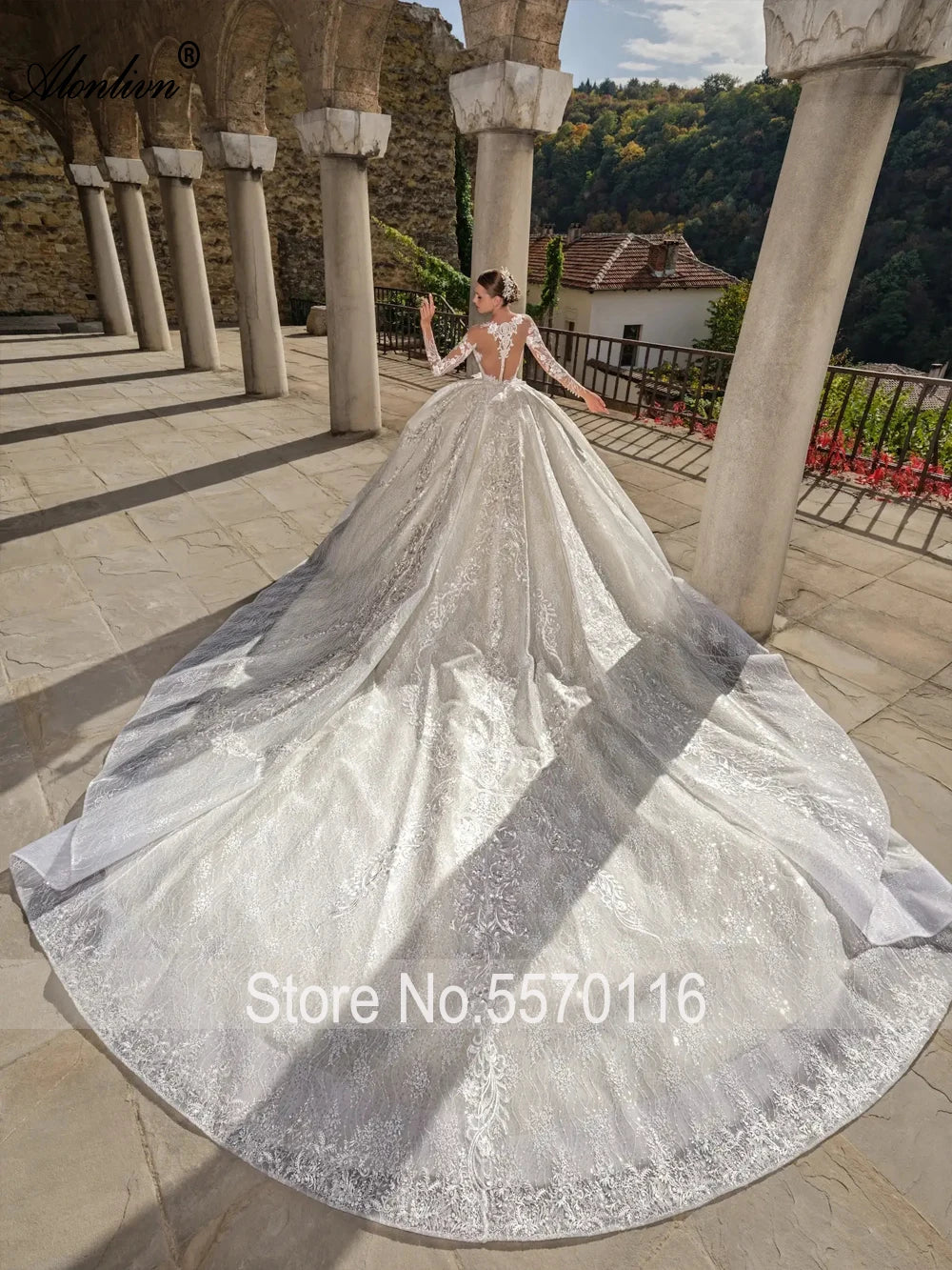 Robe de mariée vintage très bouffante Alonlivn avec appliques de broderie en dentelle, col rond, manches longues