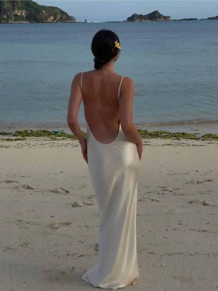 Elegante vestido largo de satén sin espalda para mujer, sexy, sin mangas, con cuello en U, ajustado, blanco, para fiesta en la playa, verano 2024