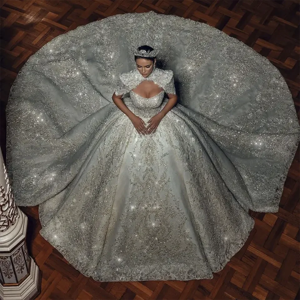 Vestido de novia de lujo de princesa con brillantes cristales y lentejuelas y cuentas 2024, vestido de novia con cola de corte sin espalda para mujer