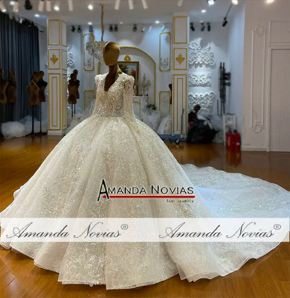 Vestido de novia de encaje con escote en V NS4712 de Amanda Novias