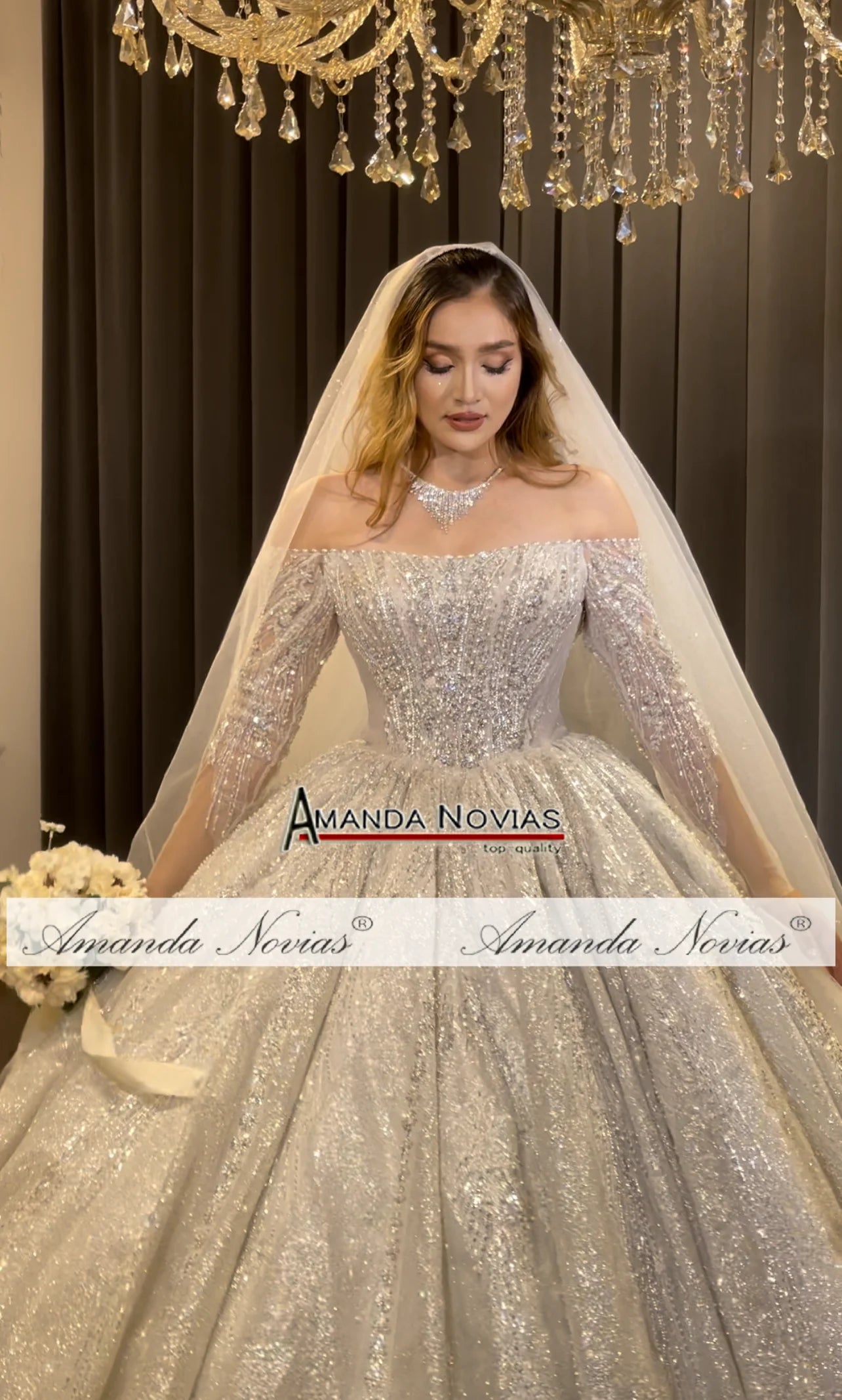 NS4811 Vestido de novia de manga larga con hombros descubiertos Trabajo real