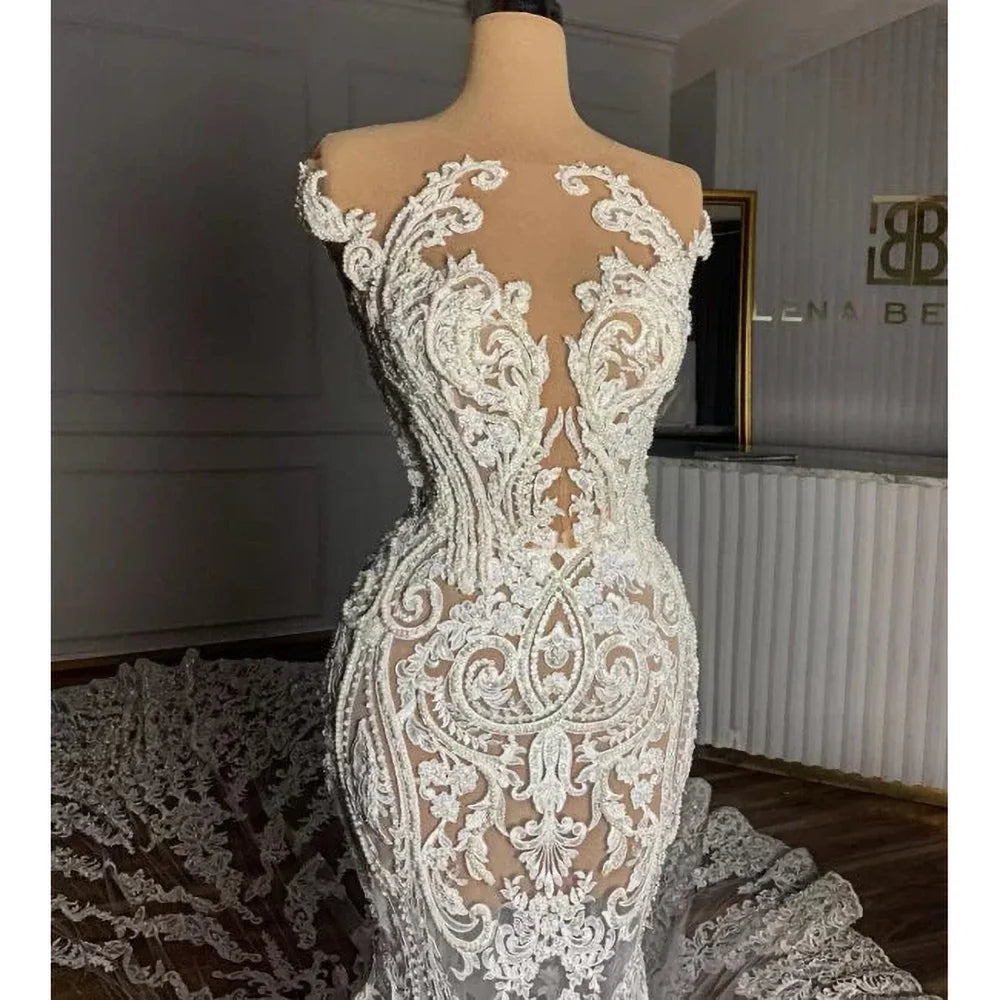 Elegant Strapless Lace Appliques Wedding Dresses Exquisite White Sleeveless Beads Mermaid Gowns Chic Chapel Train Bride Dresses