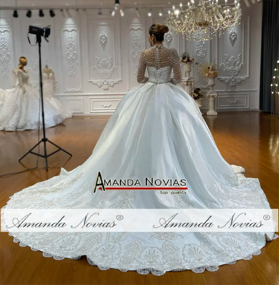 NS4711 Robe de mariée de luxe à perles Amanda Novias