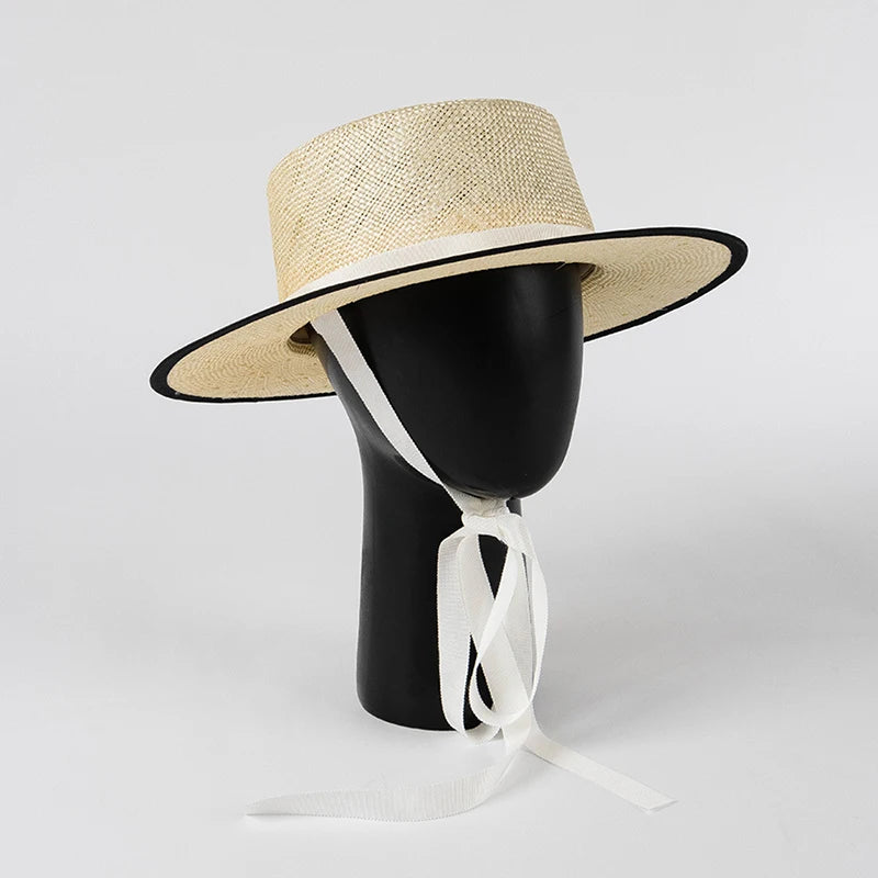 Nuevos sombreros de paja de sisal de verano para mujer, elegante sombrero de playa con cordones y parte superior plana, sombrero de canotier de lujo tejido a mano, gorra de jazz panameña