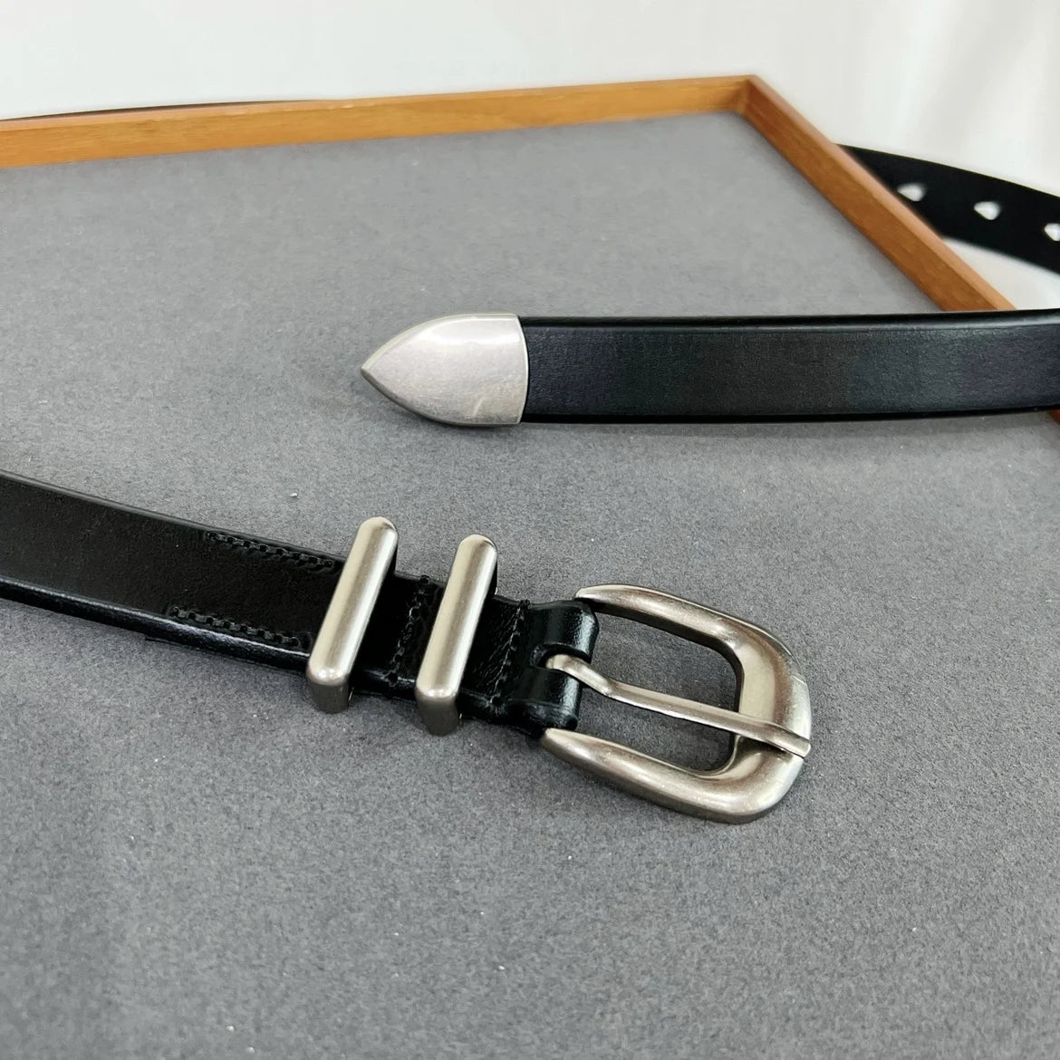 Ceinture en cuir de vachette avec boucle en argent et noir vintage pour femme et homme