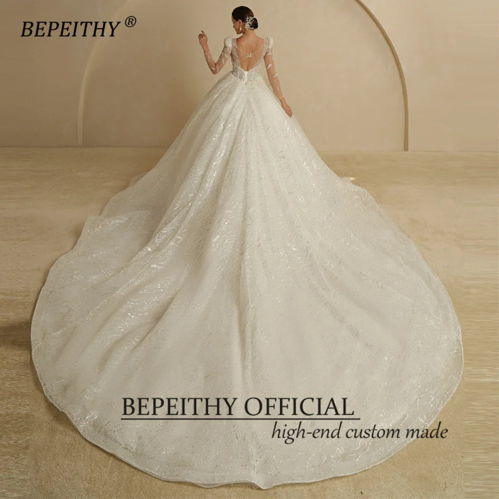 BEPEITHY Robe de mariée princesse de luxe brillante pour femmes 2022 Manches longues Scoop Perles Robe de mariée de bal vintage Train chapelle