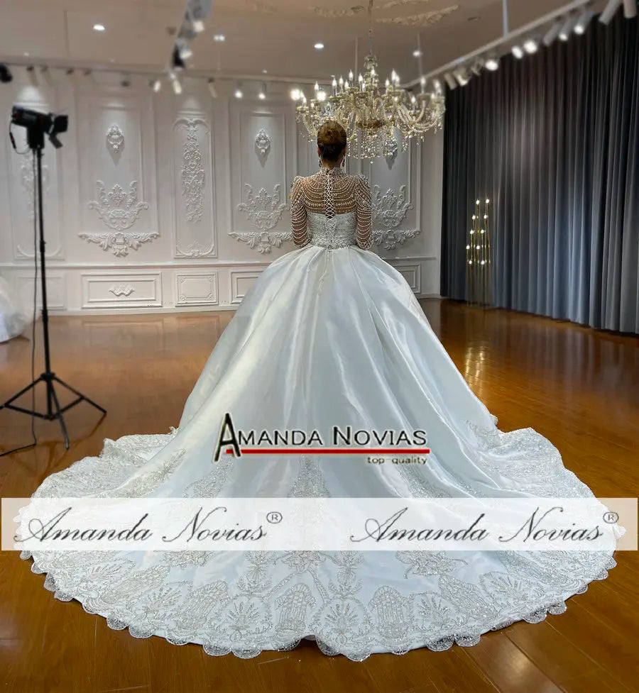 NS4711 Robe de mariée de luxe à perles Amanda Novias