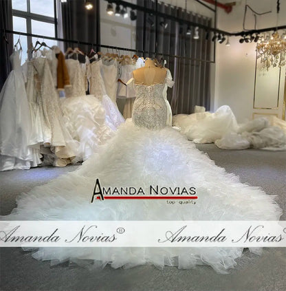 Vestido de novia de lujo hecho a mano con corte sirena africano de Amanda Novias NS4734