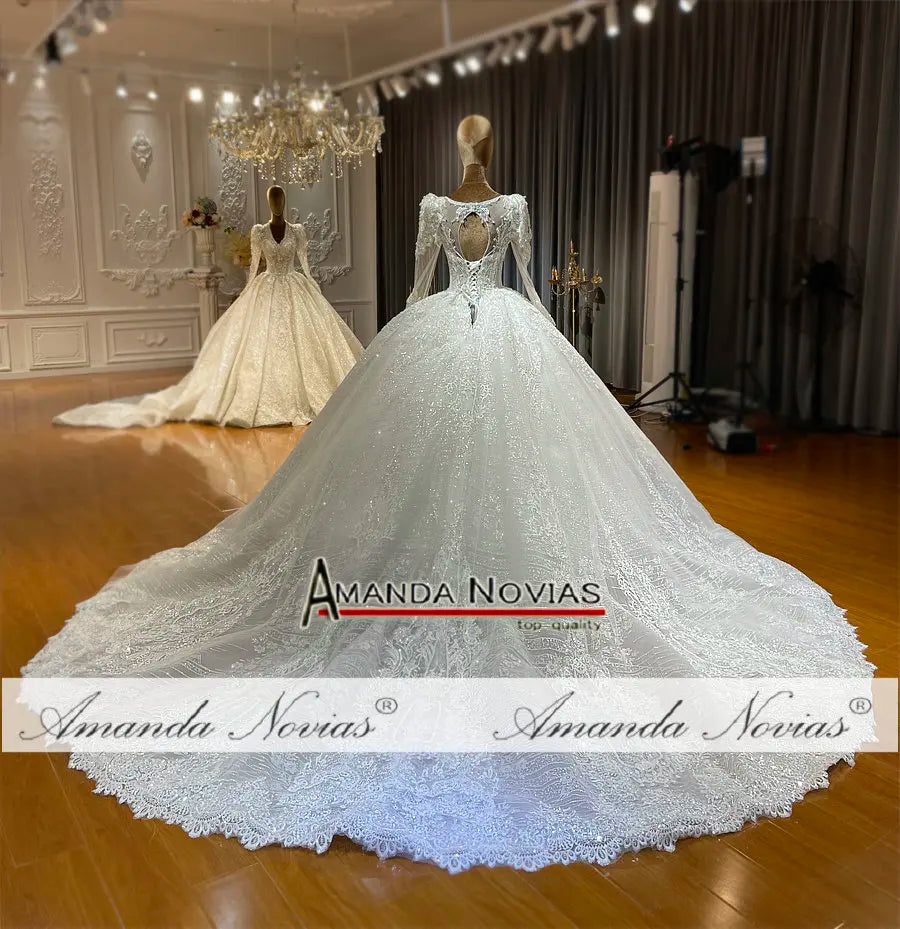 Vestido de novia de manga larga con escote corazón de Amanda Novias NS4725