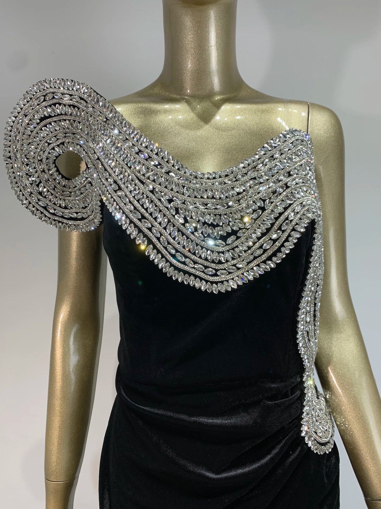 Vestidos de fiesta de lujo para mujer, elegantes, negros, con cristales 3D brillantes, decoración con abertura, maxivestidos largos para fiestas de gala de noche de celebridades para cumpleaños