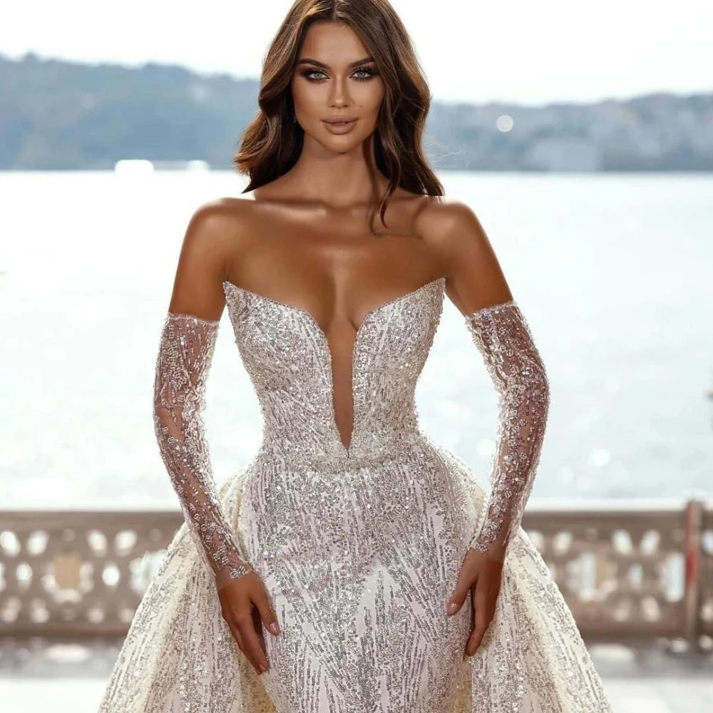 Robe de mariée sexy à col en V profond et dos nu, robe de mariée à paillettes scintillantes et perles, robe de mariée de luxe sirène avec traîne amovible 2024