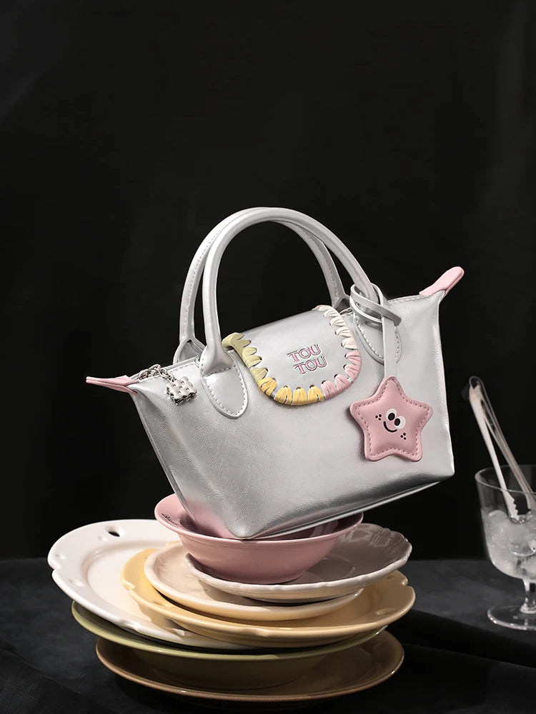 TOUTOU Sac à main pour femme Sac fourre-tout à fermeture éclair avec pendentif cinq étoiles Sac à bandoulière en cuir PU Sac à bandoulière pour femme Sac de maquillage portable