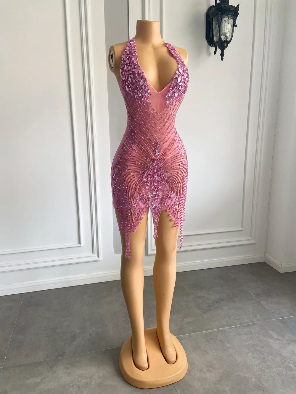 Robe de soirée d'anniversaire courte rose faite à la main avec perles et strass et diamants, robe de cocktail sexy transparente sur le devant, 2023