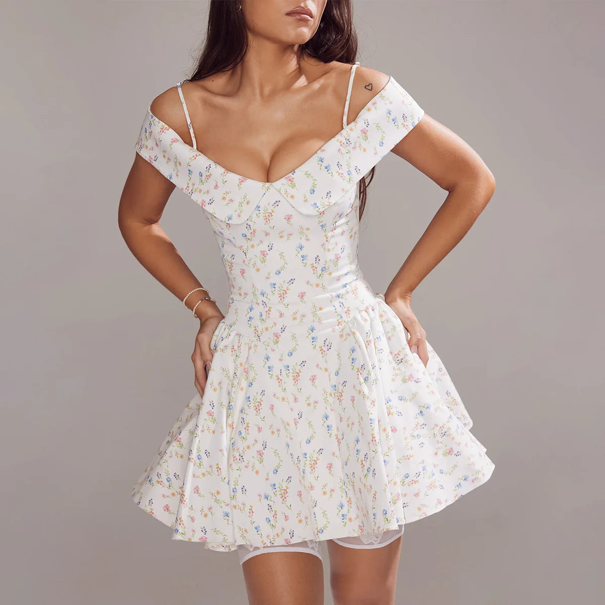 Oligai Vestido elegante de verano para mujer 2024 Recién llegados Vestidos de fiesta con hombros descubiertos Vestido corto blanco mini de flores en forma de A