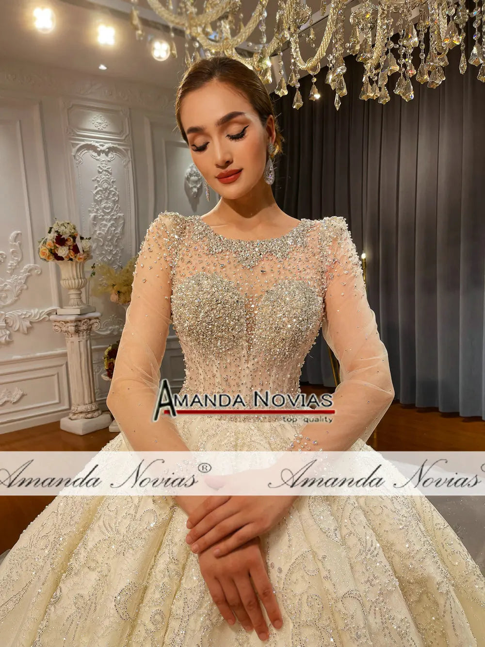 Robe de mariée de luxe en perles faites à la main Amanda Novias NS4743