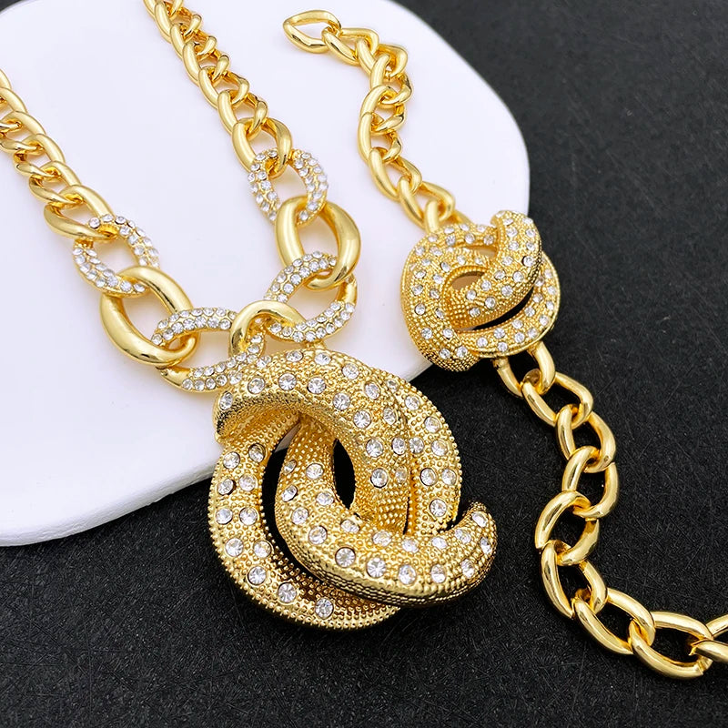 Conjunto de joyas de tendencia de Dubái, Nigeria, para mujer, diseño de lujo, chapado en oro de 18 quilates, collar, pendientes, anillo, pulsera, regalo de fiesta de boda