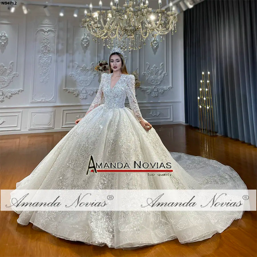 NS4712 Robe de mariée en dentelle à col en V Amanda Novias