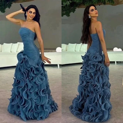 Robe de soirée longue en satin plissée et froncée, coupe trapèze, sans bretelles, sur mesure