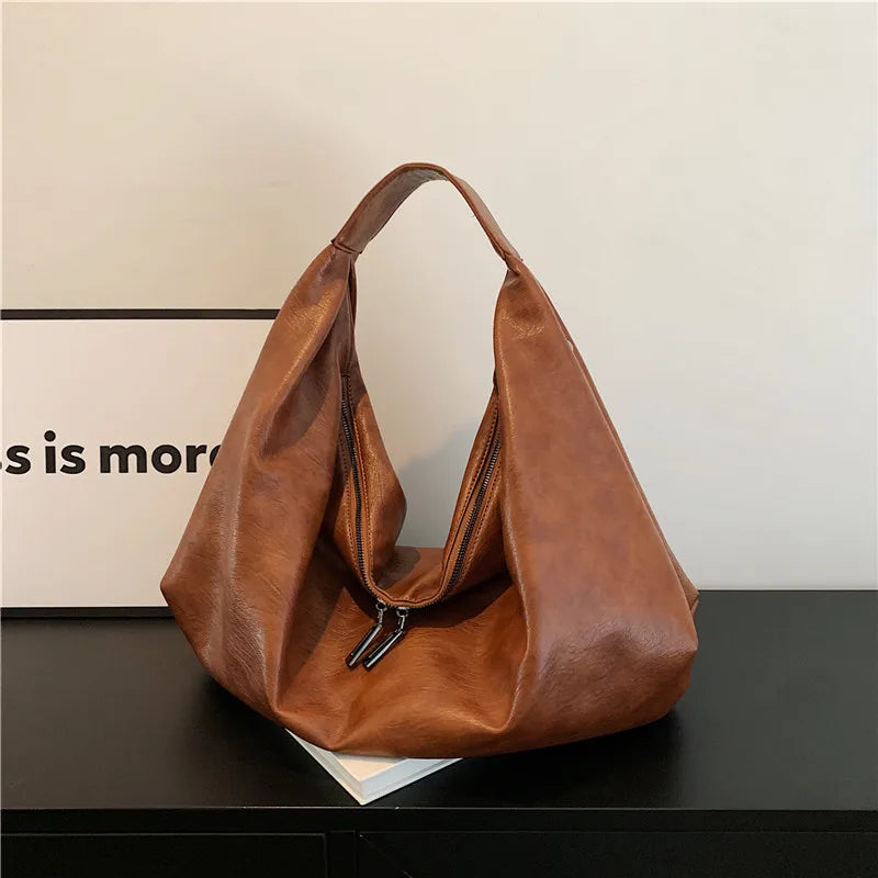 Sac fourre-tout rétro pour femme, grand sac à bandoulière simple sous le bras, sac à main en cuir PU souple simple et élégant pour un usage quotidien